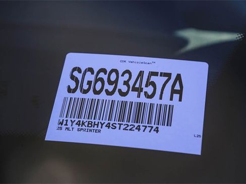 Used 2025 Mercedes-Benz Sprinter 2500 image 27