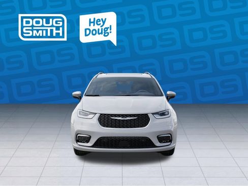 New 2026 Chrysler Pacifica Pinnacle image 6