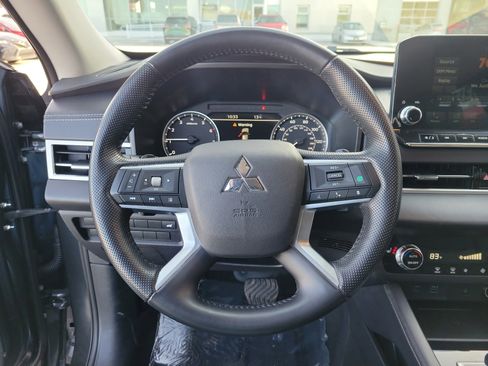 Used 2024 Mitsubishi Outlander SE image 21