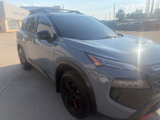 Used 2025 Nissan Rogue SV w/ Rock Creek Premium Package AWD/4WD image 4
