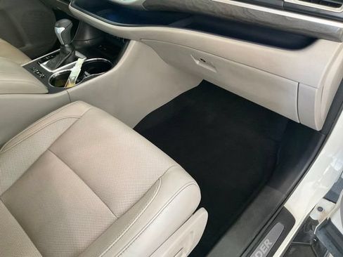 Used 2017 Toyota Highlander Limited FWD image 24