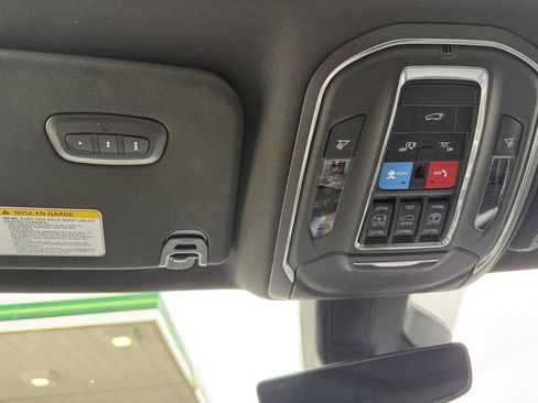 Used 2023 Jeep Wagoneer Series II image 32