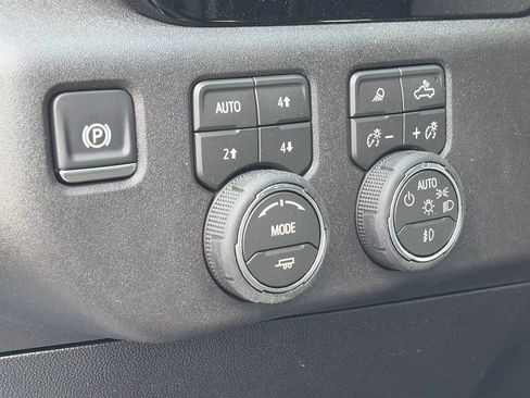 Used 2026 Chevrolet Silverado 2500 High Country AWD/4WD image 20
