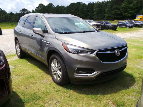 Used 2019 Buick Enclave Essence FWD image 2