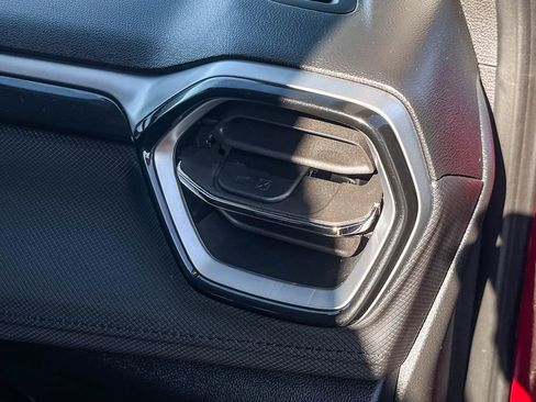 Used 2024 Chevrolet TrailBlazer LT image 32