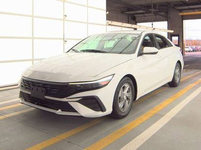 Used 2024 Hyundai Elantra SE