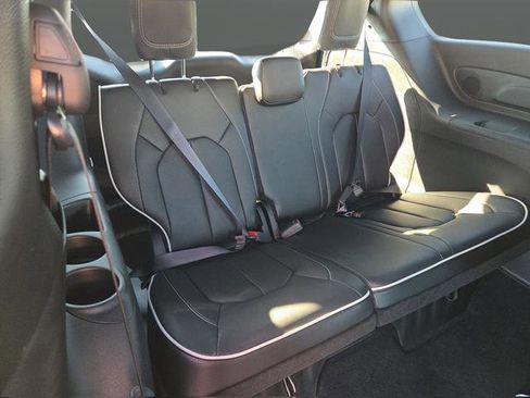 New 2026 Chrysler Pacifica Limited w/ S Appearance Package image 35