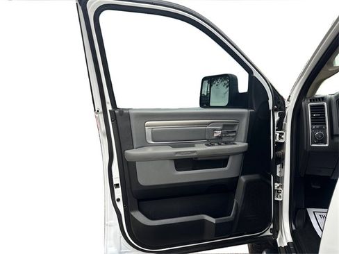 Used 2018 RAM 1500 Big Horn image 24