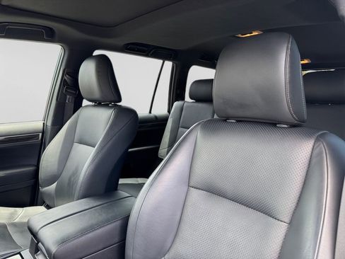 Used 2023 Lexus GX 460 Luxury w/ Sport Design Package AWD/4WD image 18