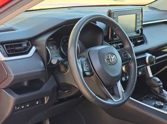 Used 2022 Toyota RAV4 XLE w/ XLE Grade Weather Package AWD/4WD video 2