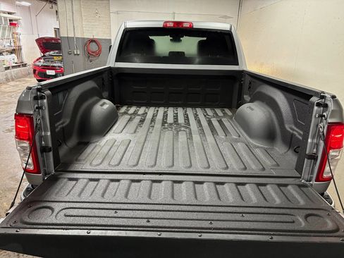 Used 2024 RAM 2500 Big Horn w/ Bed Utility Group image 10