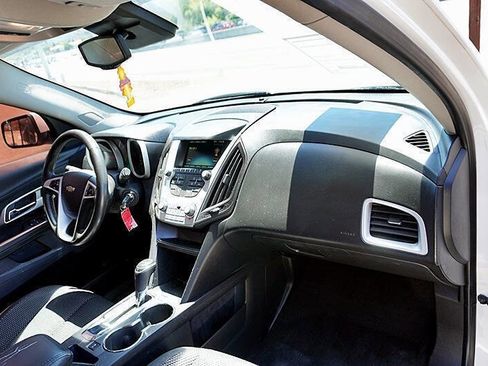 Used 2017 Chevrolet Equinox LT w/ Convenience Package image 11