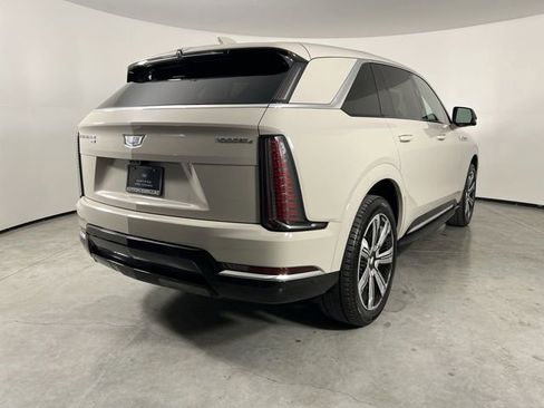 Certified 2026 Cadillac Escalade IQ Luxury 2 AWD/4WD image 8