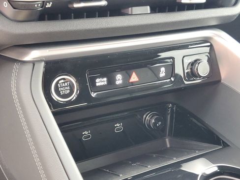 Used 2025 Audi Q5 Premium w/ Convenience Package AWD/4WD image 30