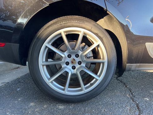 Used 2018 Porsche Macan S image 9