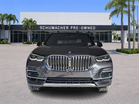 Used 2022 BMW X5 sDrive40i w/ Premium Package image 3