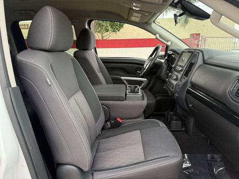 Used 2023 Nissan Titan SV AWD/4WD image 29
