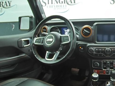 Used 2021 Jeep Gladiator Mojave AWD/4WD image 16