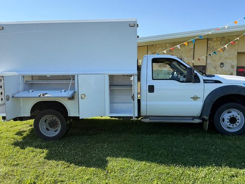 Used 2015 Ford F550 2WD Regular Cab Super Duty image 6