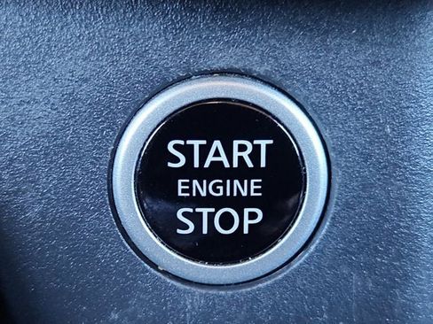 Used 2023 Nissan Rogue SV image 20