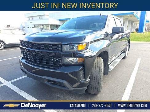 Used 2020 Chevrolet Silverado 1500 Custom w/ Custom Value Package AWD/4WD image 1