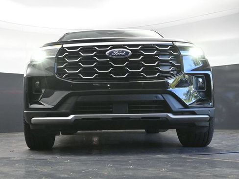 Used 2025 Ford Explorer Platinum w/ LUX Leather Package AWD/4WD image 36