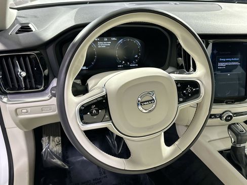 Used 2020 Volvo S60 T6 Momentum image 19