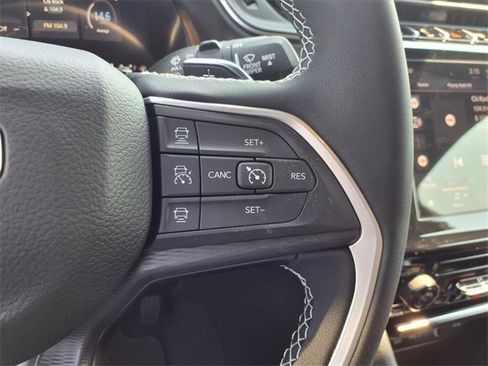 New 2025 Jeep Grand Cherokee L Laredo image 14