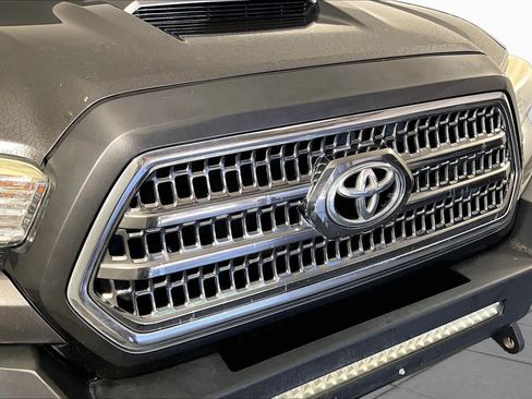 Used 2016 Toyota Tacoma TRD Sport w/ Towing Package RWD image 27