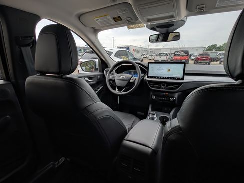 New 2025 Ford Escape SE w/ PHEV Premium Package image 34