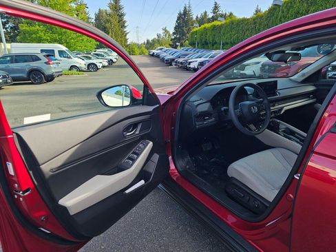 Certified 2024 Honda Accord EX image 21