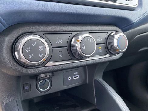 New 2025 Nissan Versa SV w/ Trunk Package image 17