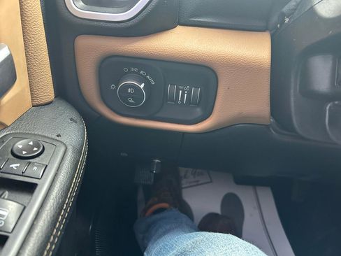 Used 2019 RAM 3500 Big Horn image 30