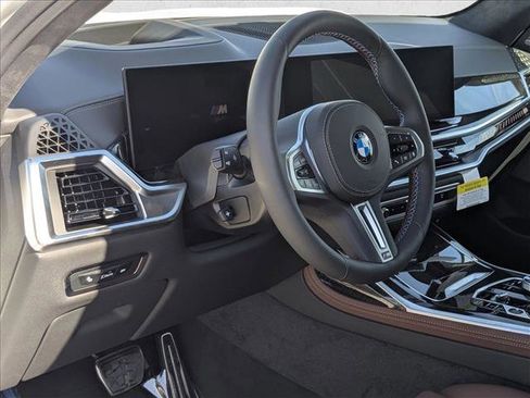 New 2026 BMW X7 M60i image 3