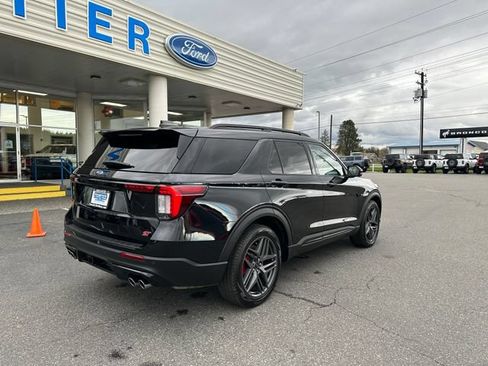 Used 2025 Ford Explorer ST AWD/4WD image 3