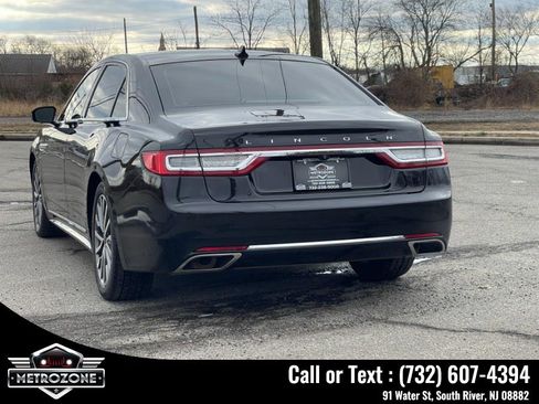 Used 2019 Lincoln Continental Select w/ Continental Climate Package image 5