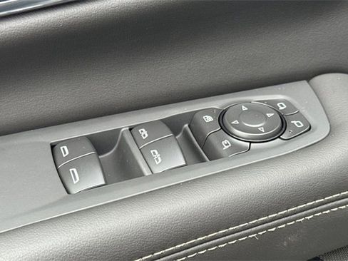 New 2026 GMC Yukon Elevation image 12