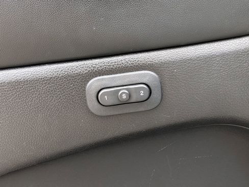 Used 2019 Jeep Grand Cherokee Limited image 13