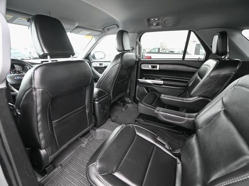 Certified 2023 Ford Explorer XLT w/ Equipment Group 202A image 21