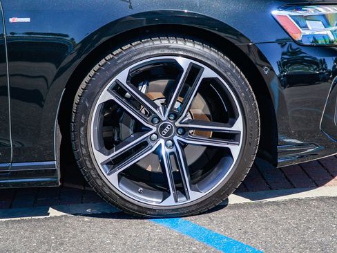 Used 2025 Audi A8 L 3.0T image 9