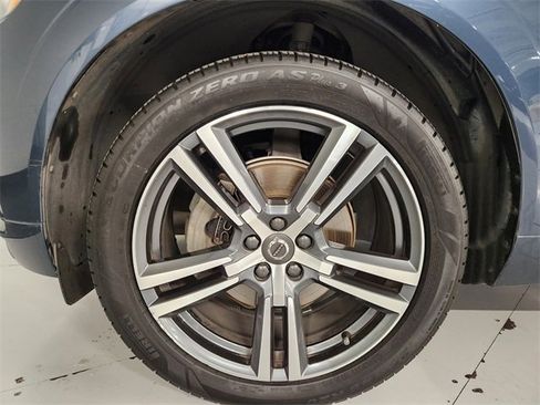 Used 2020 Volvo XC60 T5 Momentum w/ Protection Package Premier image 8