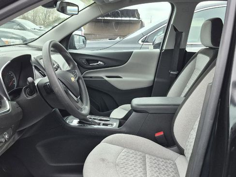 Used 2022 Chevrolet Equinox LS image 6