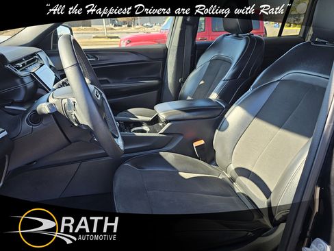 Used 2023 Jeep Grand Cherokee L Laredo image 12