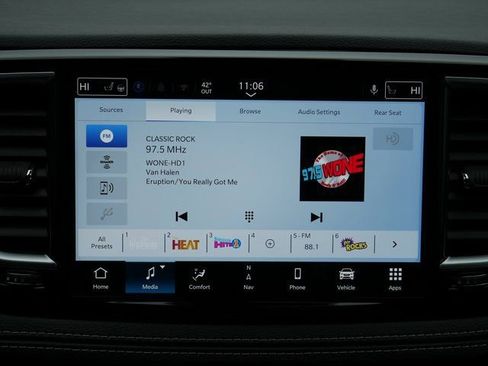 New 2026 Chrysler Pacifica Limited image 21