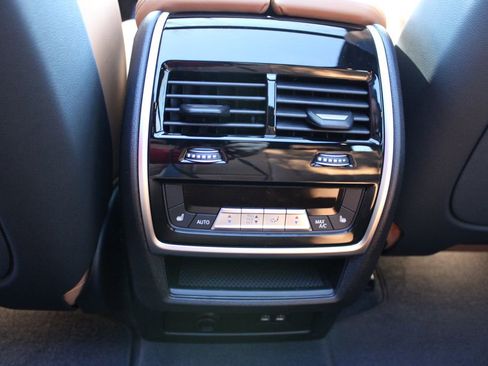 New 2026 BMW X5 xDrive50e w/ Climate Comfort Package image 39