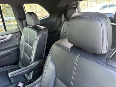 Used 2024 GMC Acadia Elevation FWD image 23