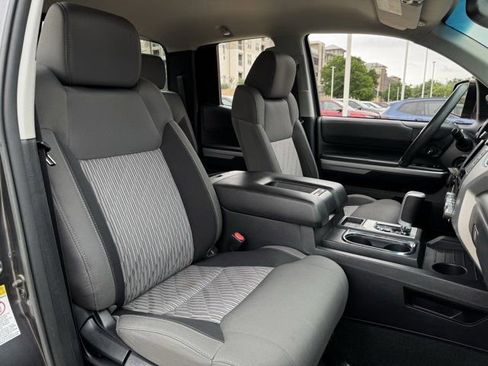 Used 2017 Toyota Tundra SR5 w/ SR5 Upgrade Package RWD image 31