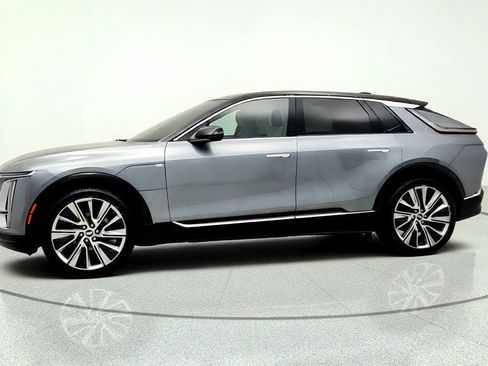 Used 2023 Cadillac Lyriq 2WD image 8