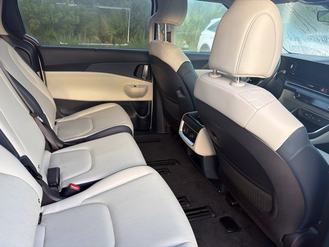 Certified 2026 Kia Carnival SX FWD image 4