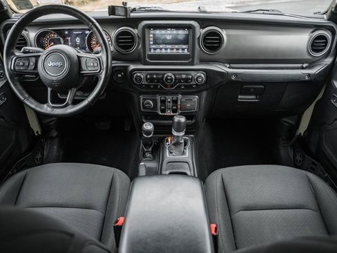 Used 2022 Jeep Gladiator Willys image 28